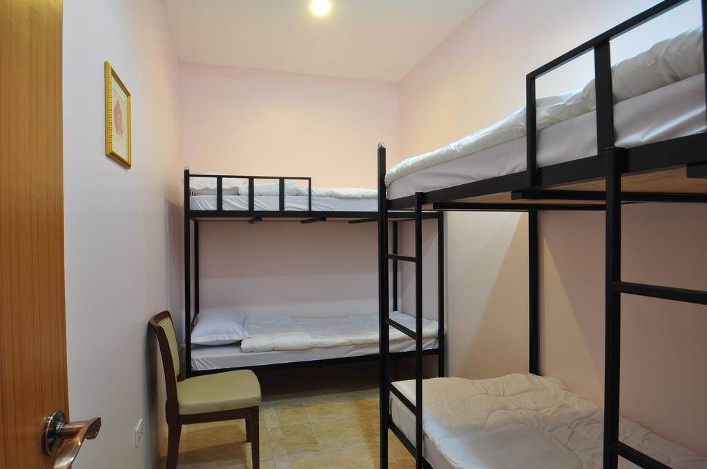 Orchid Hostel Bangkok Exterior foto